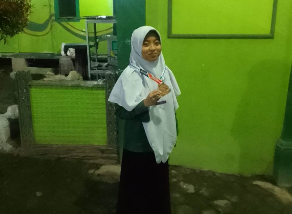Jihan, Santri Pondok Babussalam Al Firdaus Juara Olimpiade Nasional 1
