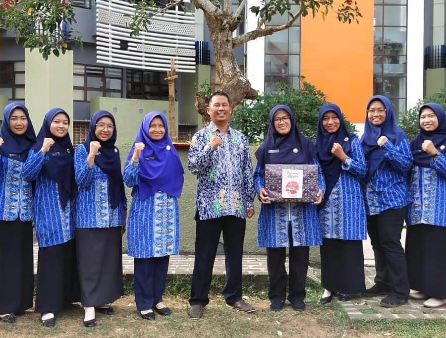 Upacara HGN, Kepsek SMK Mutu Gondanglegi Sampaikan Hakekat Seorang Guru    2