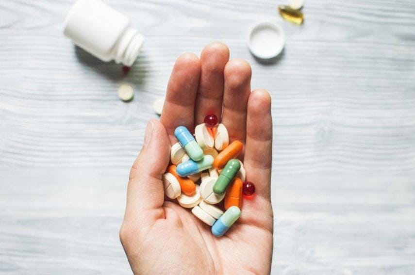 Edukasi Ketepatan Penggunaan dan Jenis Obat di Media Sosial 1 Edukasi Ketepatan Penggunaan dan Jenis Obat di Media Sosial 1