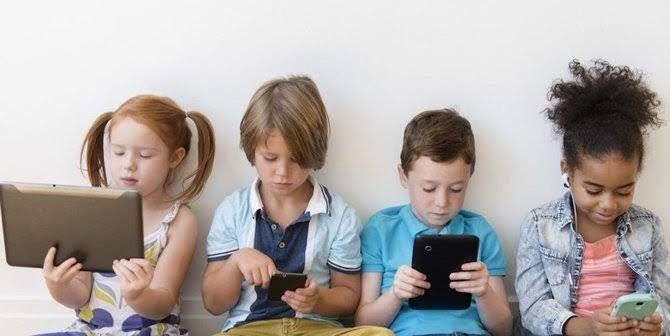 Pengaruh Sosial Media Bagi Psikolog Anak 1 Pengaruh Sosial Media Bagi Psikolog Anak 1