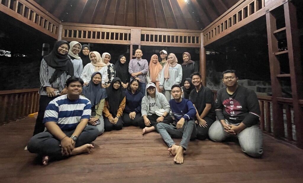 Modul Kebhinekaan, Tentang Sejarah-Mitos di Nusantara (Daerah Asal Masing-Masing) 1 Modul Kebhinekaan, Tentang Sejarah-Mitos di Nusantara (Daerah Asal Masing-Masing) 1