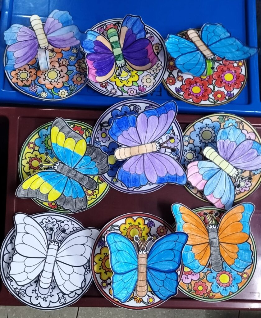 KKN di Malaysia Mahasiswa FEB UMLA Ajari Seni 3D SB Kampung Bharu 1