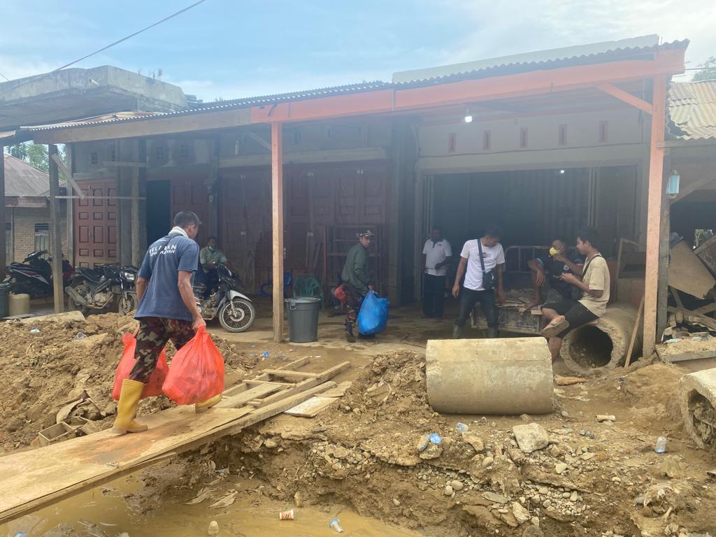 Lagi, Lazismu-MDMC Aceh Barat Daya Salurkan Bantuan di Trumon 3 Lagi, Lazismu-MDMC Aceh Barat Daya Salurkan Bantuan di Trumon 3