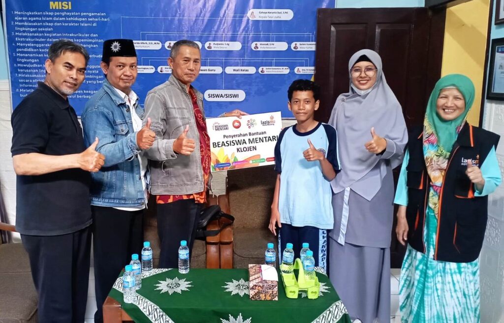 Lazismu Kota Malang Salurkan Bea Siswa Mentari, Rp 15 Juta 2 Lazismu Kota Malang Salurkan Bea Siswa Mentari, Rp 15 Juta 2