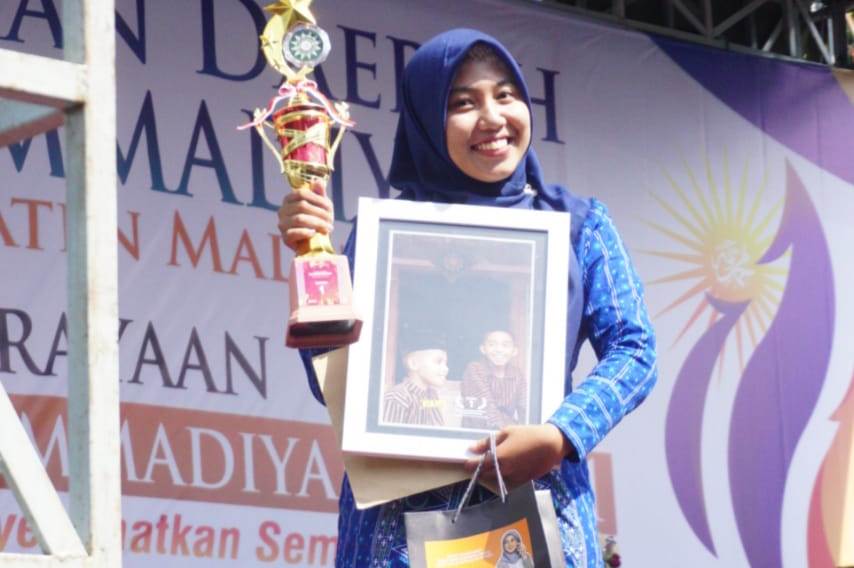Siswa SMP M-One Sumberpucung Juara Fotografi Kabupaten Malang 2 Siswa SMP M-One Sumberpucung Juara Fotografi Kabupaten Malang 2