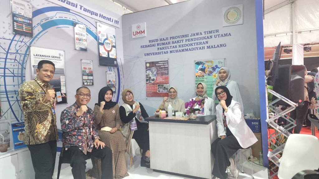 Duet Stand FK UMM-RSUD Haji Juara Stand Inovatif, Top Inovasi Pelayanan Publik 2 Duet Stand FK UMM-RSUD Haji Juara Stand Inovatif, Top Inovasi Pelayanan Publik 2