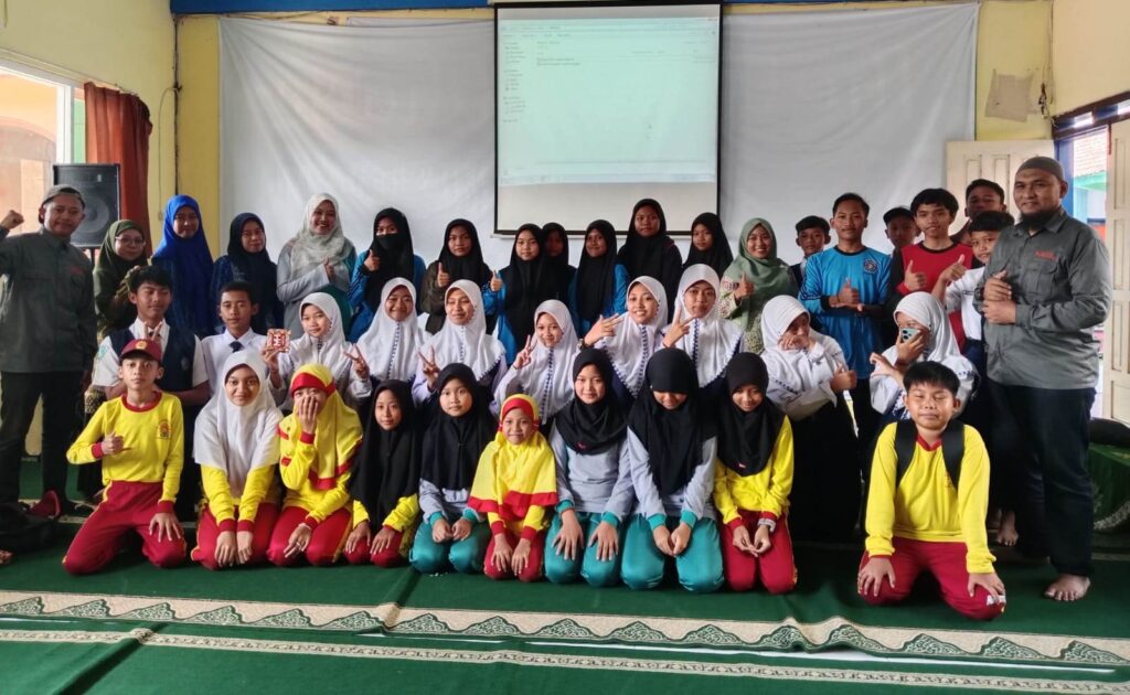 Tabloid MataHati-Tiga AUM Sumberpucung Sinau Nulis Jurnalistik   2