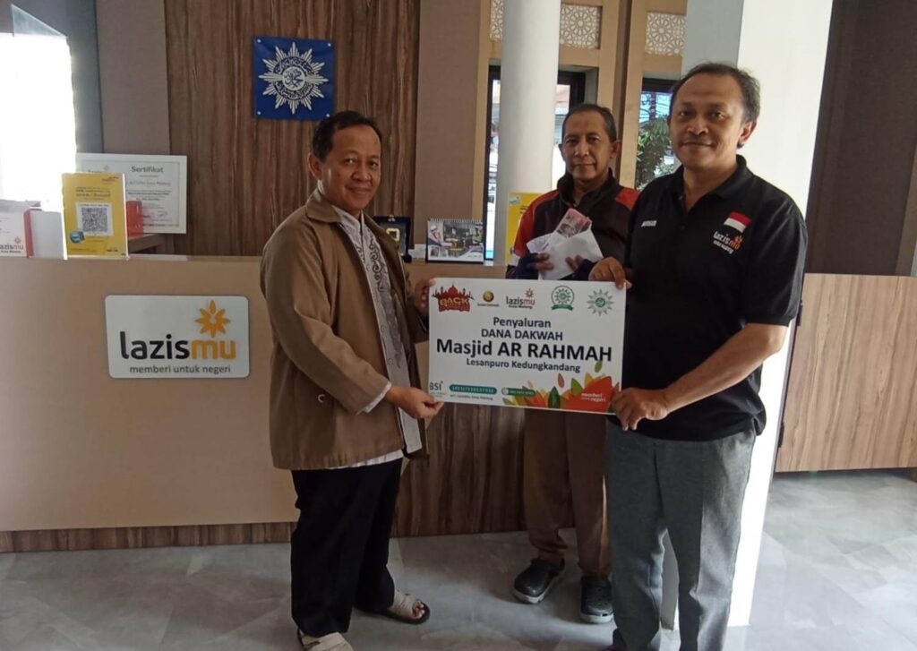 Lazismu Kota Malang-Majelis Tabligh Serahkan Dana Masjid Rp 40 Juta 2