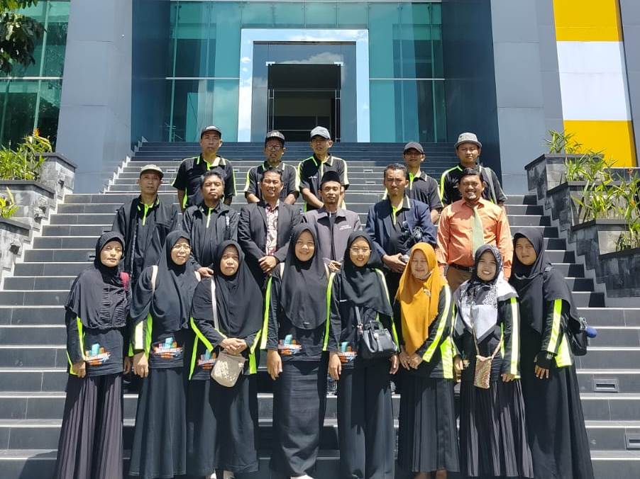 SMK Mutu Gondanglegi Jujukan Benchmarking SMK Muhammadiyah Purwodadi, Purworejo, Jateng 1 SMK Mutu Gondanglegi Jujukan Benchmarking SMK Muhammadiyah Purwodadi, Purworejo, Jateng 1