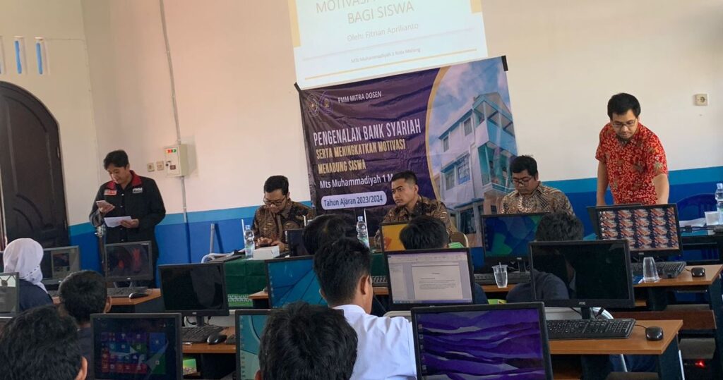 Tim Pengabdian Ekonomi Syariah FAI UMM Literasi Keuangan Syariah di MTs Muhammadiyah 1 Kota Malang 1