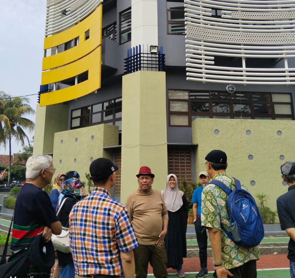 21 Profesor ITS Kunjungi SMK Mutu Gondanglegi, Beri Jempol Apresiasi 1