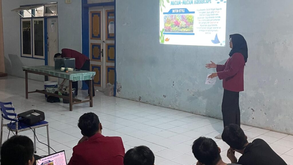 Mahasiswa Akuakultur UMM Bersama Siswa SMAM 1 Gresik Praktik Aquascape 1