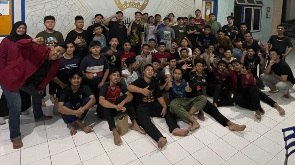 Mahasiswa Akuakultur UMM Bersama Siswa SMAM 1 Gresik Praktik Aquascape 2