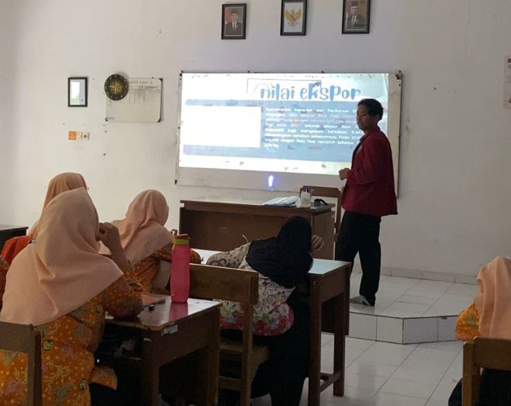 Prodi Akuakultur UMM Latih Siswa SMA Surya Buana Malang Praktek Aquascape    1