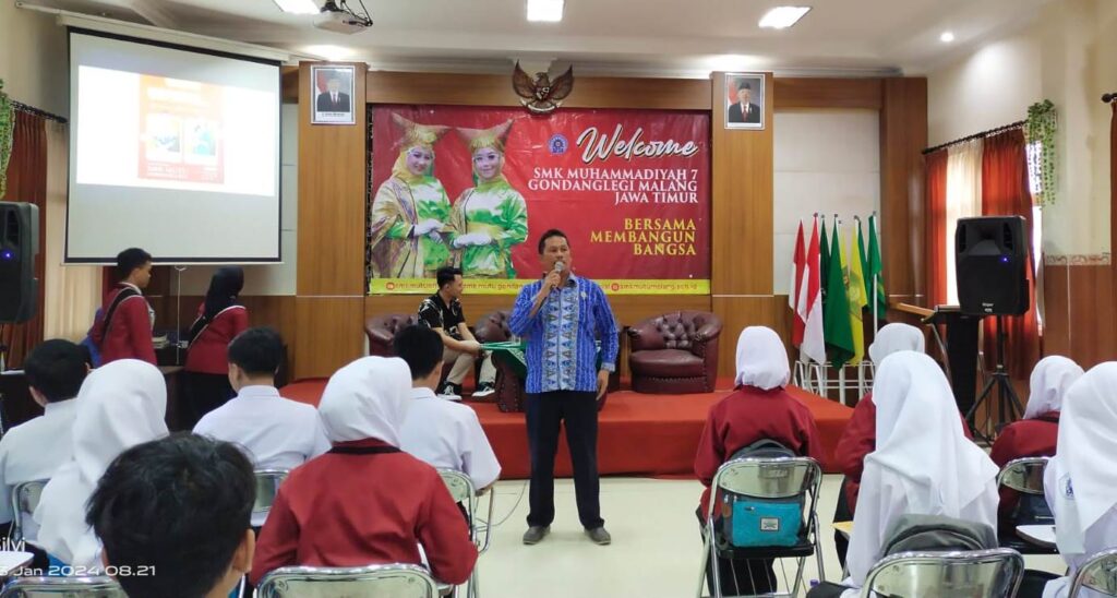 Siswa Perkantoran-Perbankan SMK Mutu Gondanglegi Ngobral Kesuksesan 1