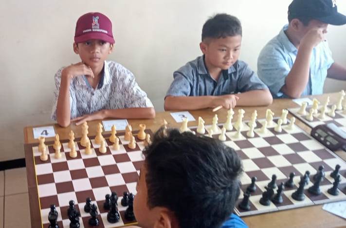 Siswa MD2 Elementary Sumberpucung Juara Catur FESBAS Malang Raya 1