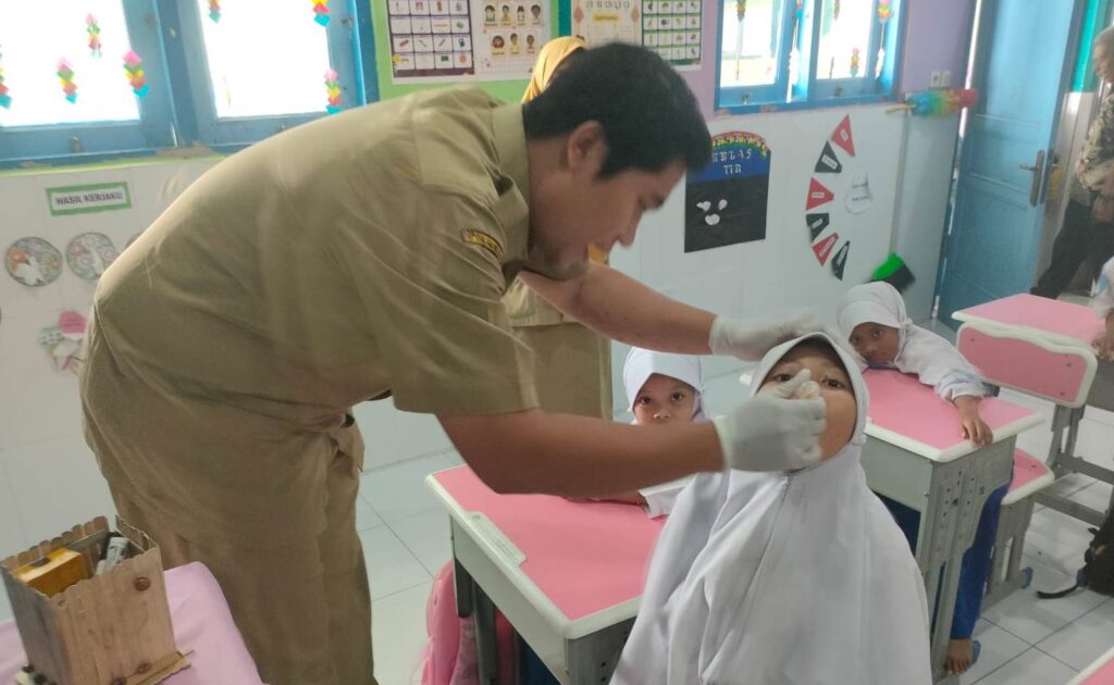 Siswa MIM 1 Pondok Modern Paciran Lamongan Sukseskan PIN 1