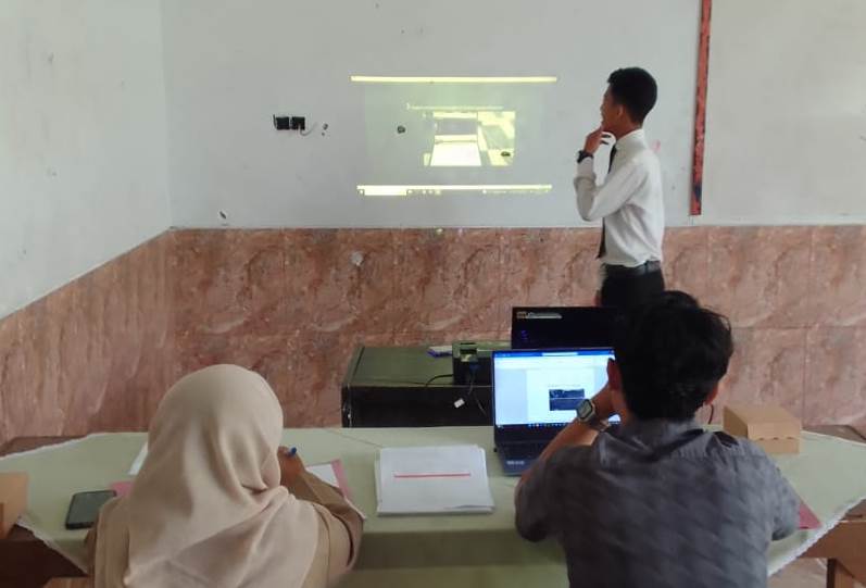Siswa SMK Al Firdaus Ujian Presentasi Praktek Kerja Industri 3