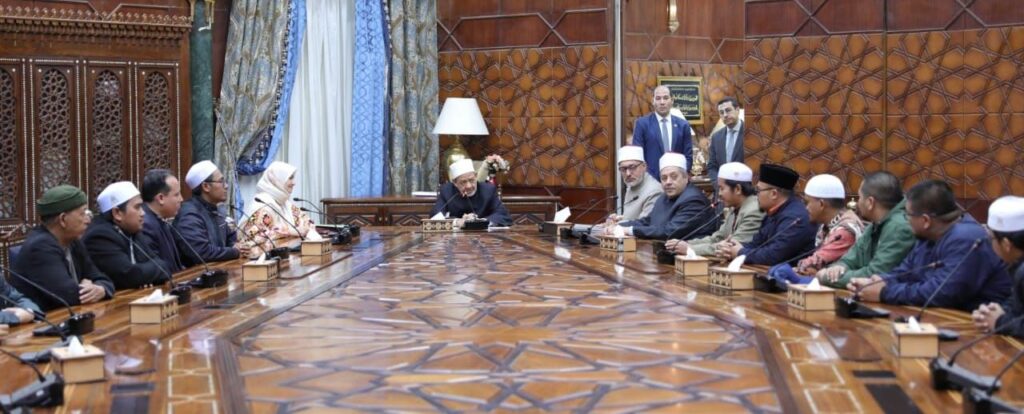 Berjumpa Grand Syekh Al-Azhar, Peserta Arabic Camp Sampaikan Rasa Syukur-Terimakasih 1 Berjumpa Grand Syekh Al-Azhar, Peserta Arabic Camp Sampaikan Rasa Syukur-Terimakasih 1