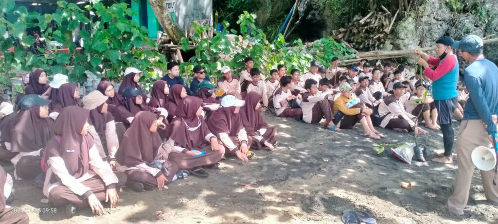 Adventure Class SMP IT Insan Permata Malang, Beri Kesempatan Siswa Tumbuh Mandiri 4 Adventure Class SMP IT Insan Permata Malang, Beri Kesempatan Siswa Tumbuh Mandiri 4