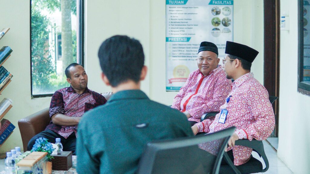 Pengurus Pondok Al Maa’wa Sumberpucung Studi Banding Pondok Ar Rohmah Dau    1