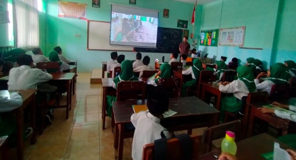 Enam Sekolah Sambut PPDB SMP Plus Al Firdaus 2 Enam Sekolah Sambut PPDB SMP Plus Al Firdaus 2