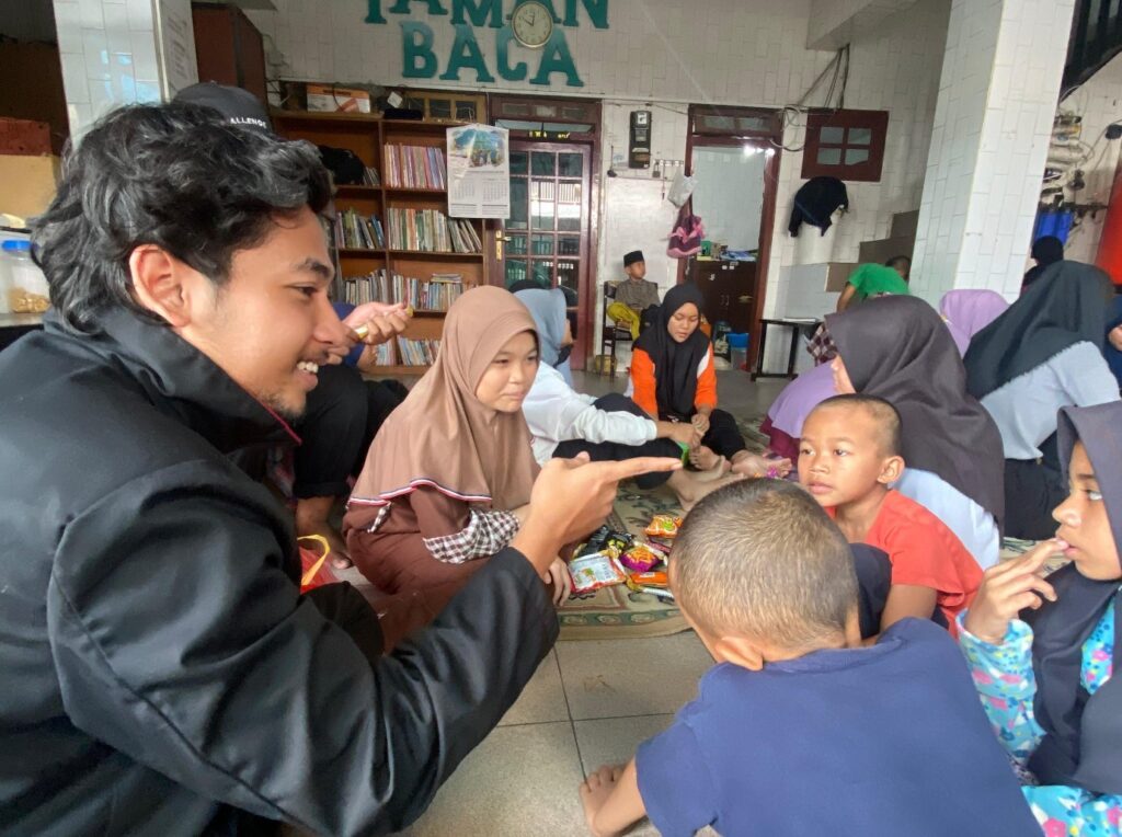 PMM 31 UMM Aplikasi Teknik Modelling Upaya Peningkatan Social Skill Anak- Anak 1 PMM 31 UMM Aplikasi Teknik Modelling Upaya Peningkatan Social Skill Anak- Anak 1
