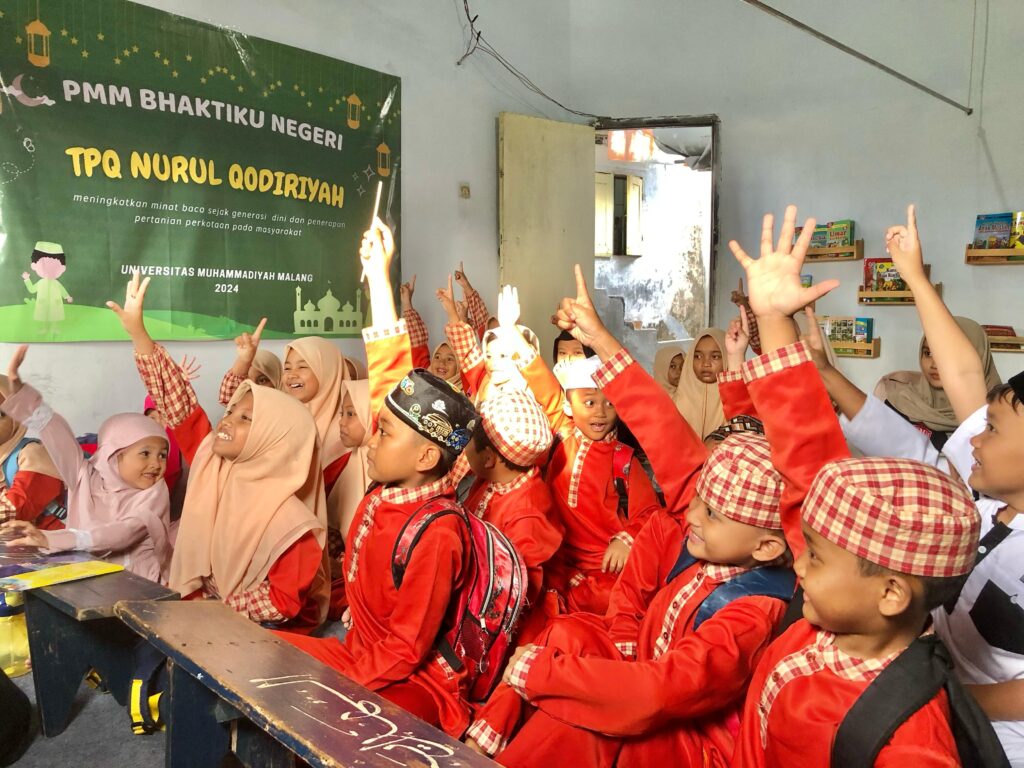 Pojok Literasi PMM 103 dI TPQ Nurul Qodiriyah Mergosono Kota Malang 4 Pojok Literasi PMM 103 dI TPQ Nurul Qodiriyah Mergosono Kota Malang 4
