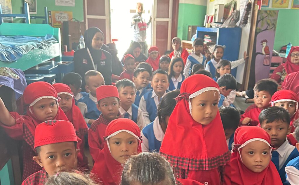 PMM 94 UMM Mengajarkan PHBS Kepada Siswa TK Dharma Wanita 1 Wonorejo Tulungagung 2