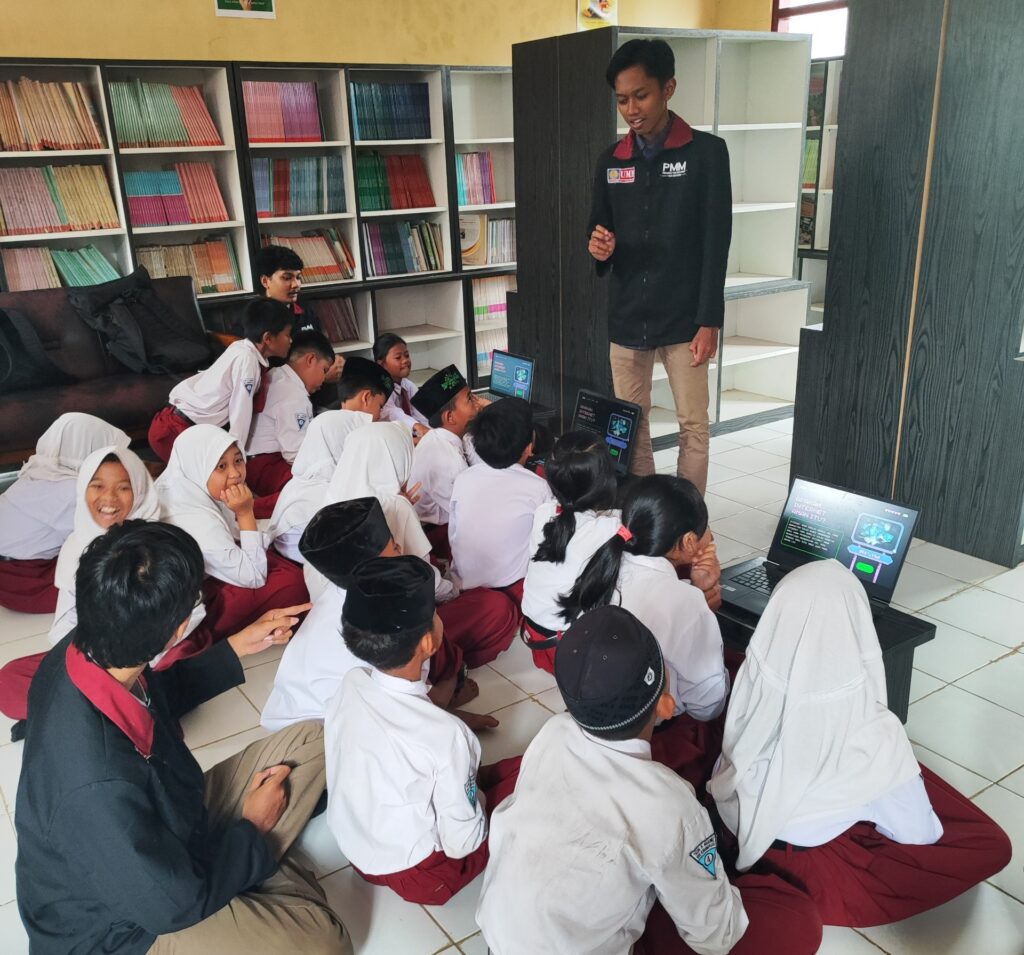 PMM 60 UMM Digitalisasi-Teknologi Siswa SDN 5 Ngenep, Karangploso 2