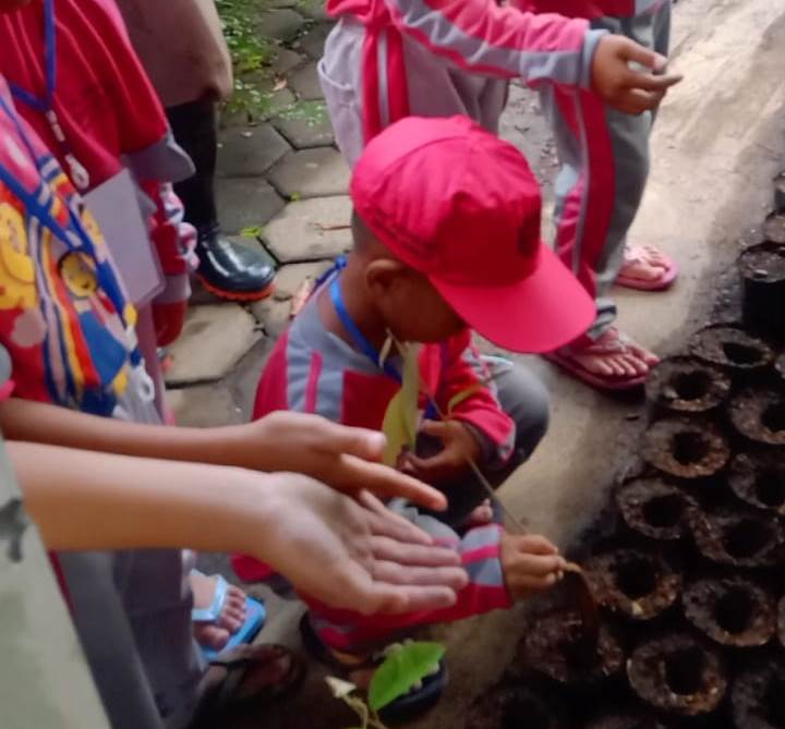 Siswa TK ABA 13 Malang Belajar Kultur Jaringan di Perum Jasa Tirta 1