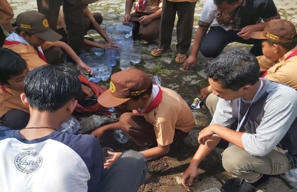 PMM 24 UMM Latih Siswa SDN Merjosari 3 Bertanam Sistem Hidroponik 2