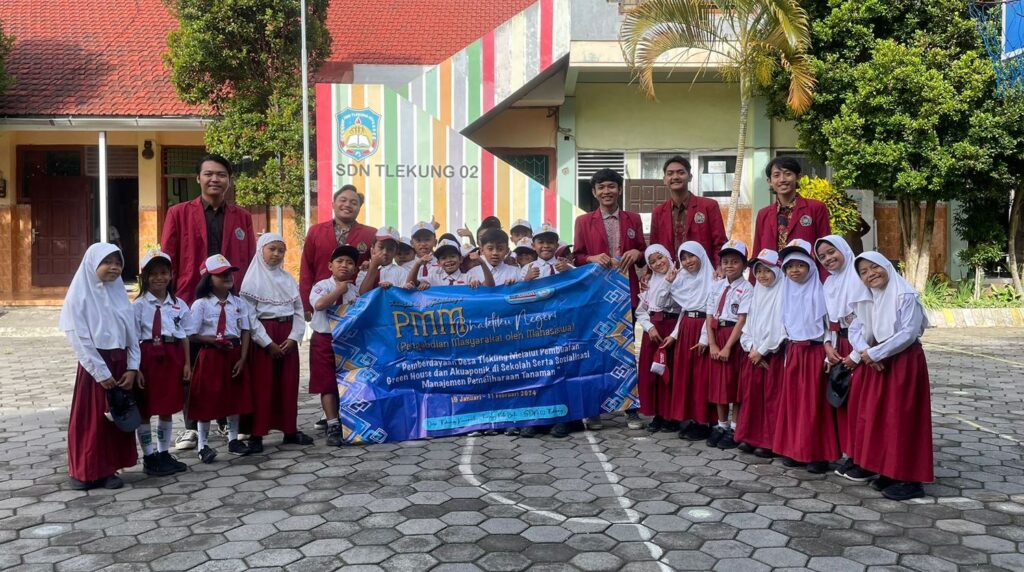 PMM 60 UMM, Edukasi Greenschool-Pembuatan Greenhouse Akuaponik di SD Negeri 02 Tlekung 1 PMM 60 UMM, Edukasi Greenschool-Pembuatan Greenhouse Akuaponik di SD Negeri 02 Tlekung 1