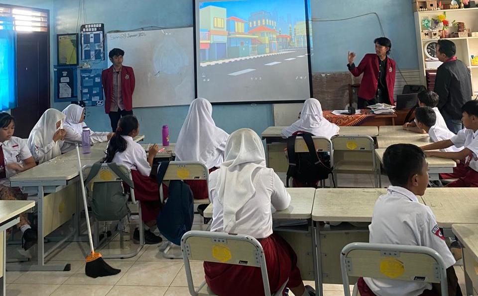 PMM 60 UMM, Edukasi Greenschool-Pembuatan Greenhouse Akuaponik di SD Negeri 02 Tlekung 2 PMM 60 UMM, Edukasi Greenschool-Pembuatan Greenhouse Akuaponik di SD Negeri 02 Tlekung 2