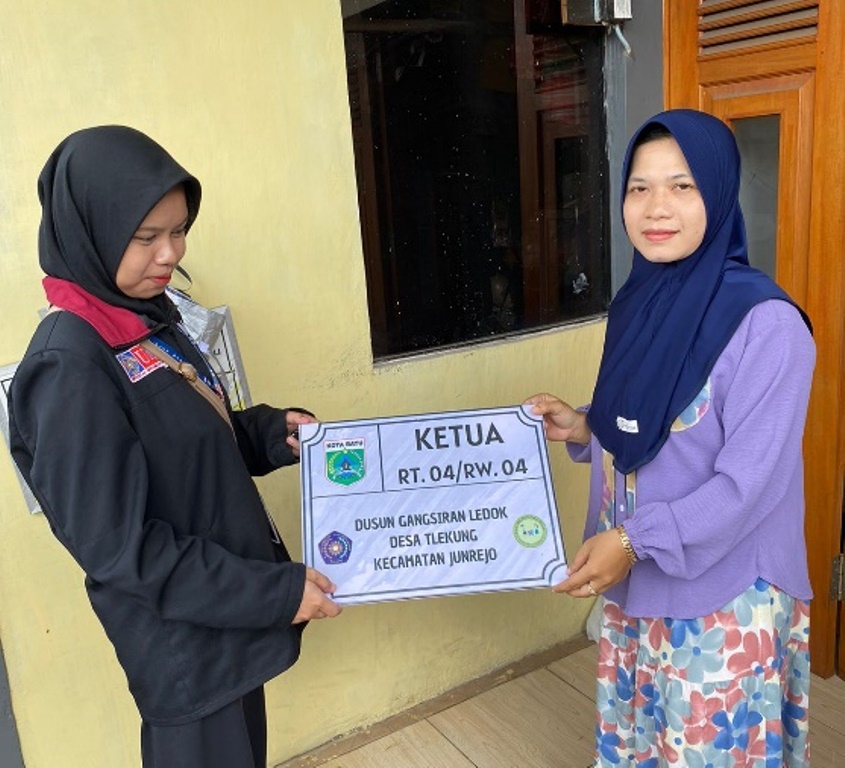PMM 22 UMM Wujudkan Desa Tlekung Bersih-Sehat, Indah dan Ramah 3 PMM 22 UMM Wujudkan Desa Tlekung Bersih-Sehat, Indah dan Ramah 3