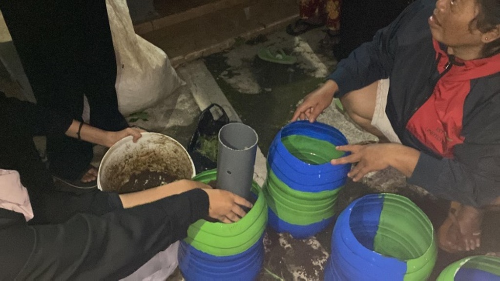 PMM 75 UMM Pengelolaan Sampah Organik Dengan Media Biopori di Dusun Kuso 1
