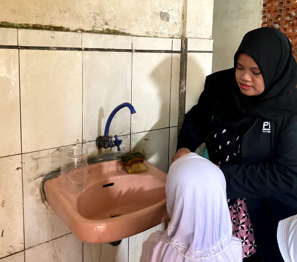 PMM 81 UMM Sosialisasi-Edukasi PHBS di SDN 1 Tritunggal, Lamongan 1 PMM 81 UMM Sosialisasi-Edukasi PHBS di SDN 1 Tritunggal, Lamongan 1