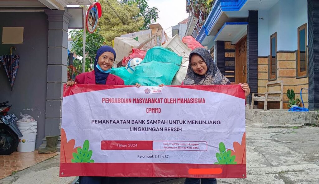 Wujudkan Dusun Gerdu Tulungrejo Bersih-Sehat, PMM 87 Manfaatkan Bank Sampah 3