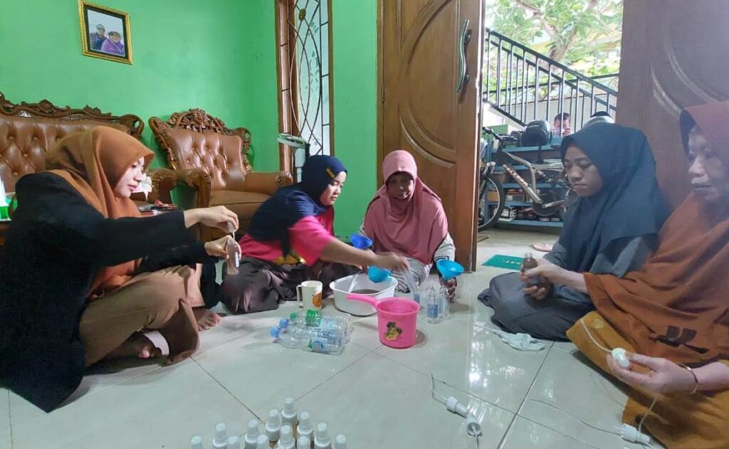 PMM 98 UMM Ubah Limbah Dapur Menjadi Pestisida Serangga 1
