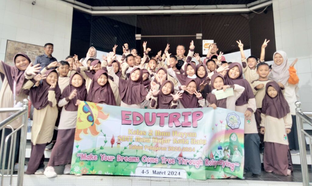 Edutrip, Siswa SDIT Ibnu Hajar Kunjungi Bank Artha Sinar Sejahtera Syariah 2