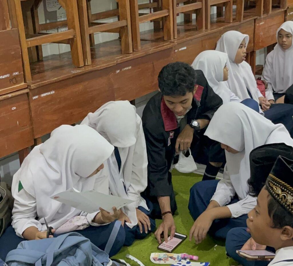 Mahasiswa PMM 94 UMM Tingkatkan Pengembangan Karakter Melalui Edukasi Bullying Siswa SMP Islam Hasanuddin Dau 2