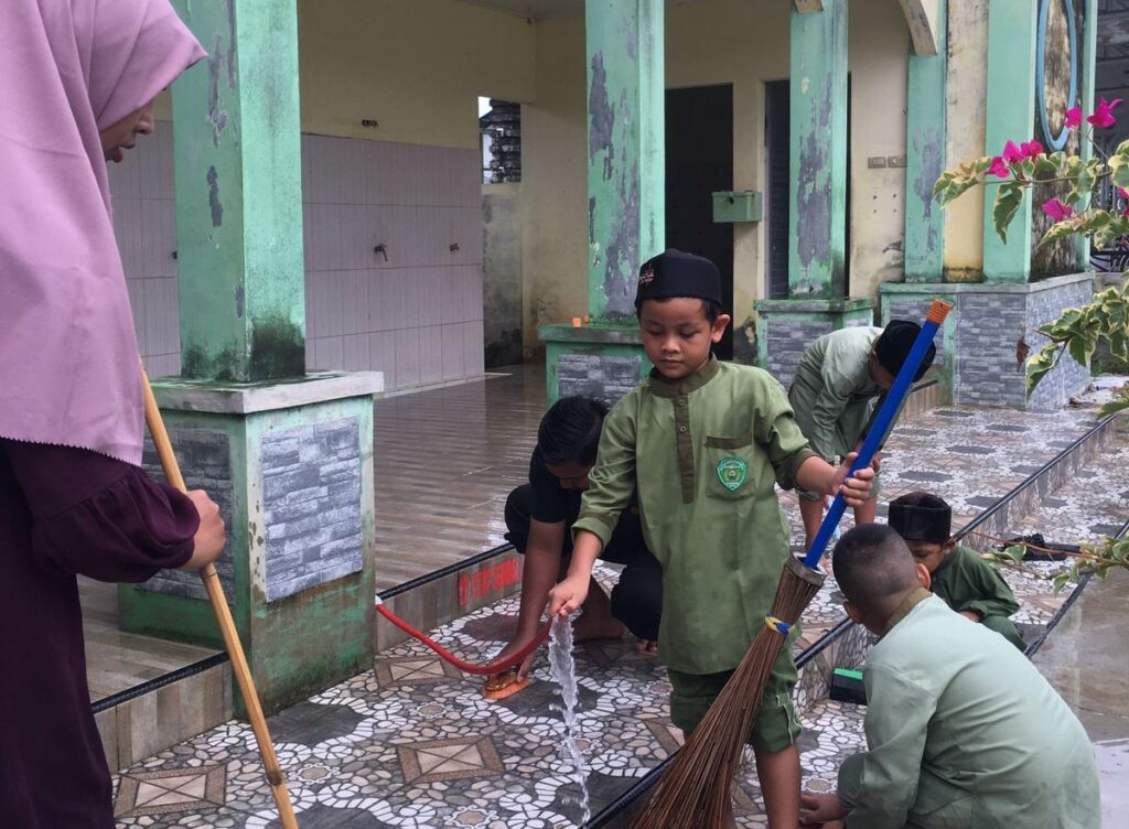 SDIT Muhammadiyah Manggeng Pawai Tarhib Ramadhan dan Basjid 1