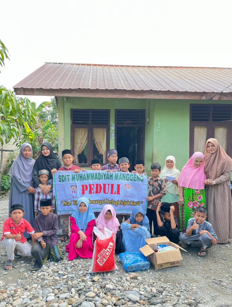 SDIT Muhammadiyah Manggeng Semarak Ramadhan Santuni Anak Yatim-Baksos 2