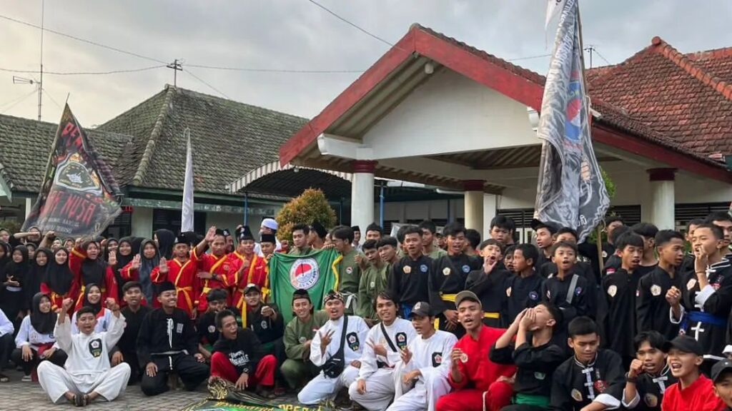 Usai Komitmen Bersama IPSI, Tapak Suci Sumberpucung Bagi Takjil 1