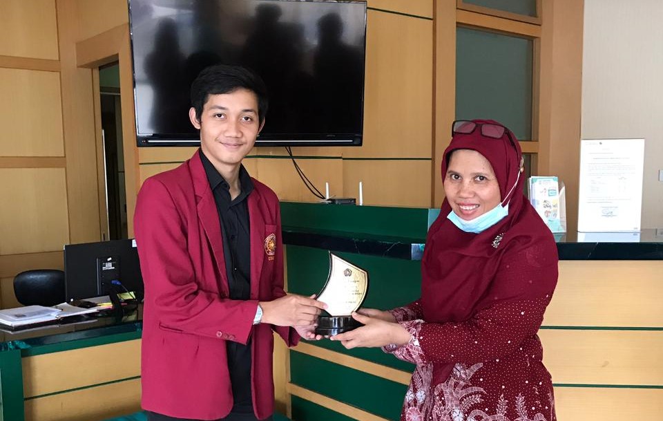 Yogi Arek Ekonomi Syariah UMM Pengusaha Muda Founder Mojok Kopi Begawan 5