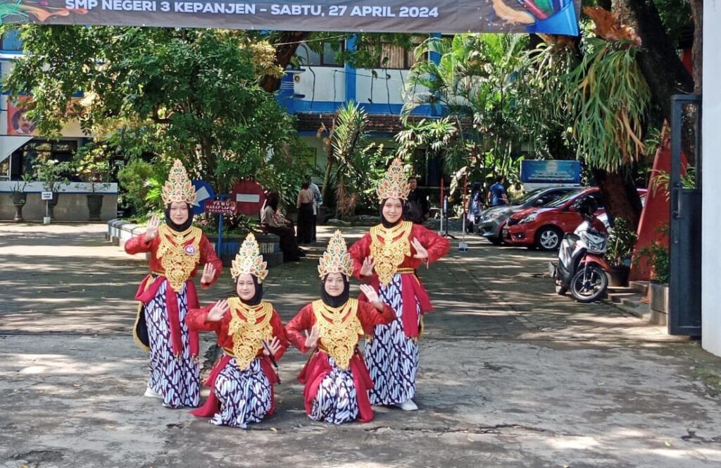 Seleksi FLS2N Kabupaten Malang, Santri Babussalam Al Firdaus Tampilkan Tari Kreasi 1