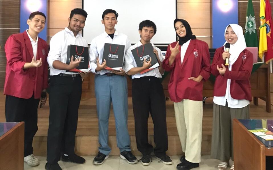 Empat Iduka Support Career Day SMK Mugas 1