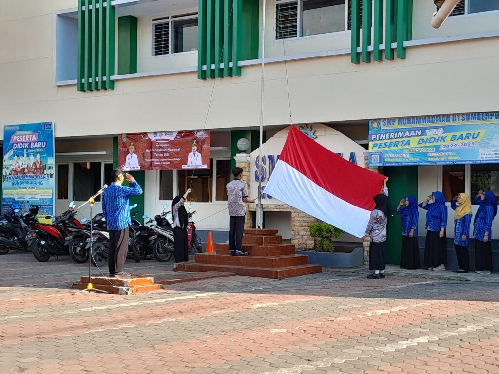 Momentum Hardikans Siswa Smamuda Sumberpucung Nobar Film Ujian Akhir   2