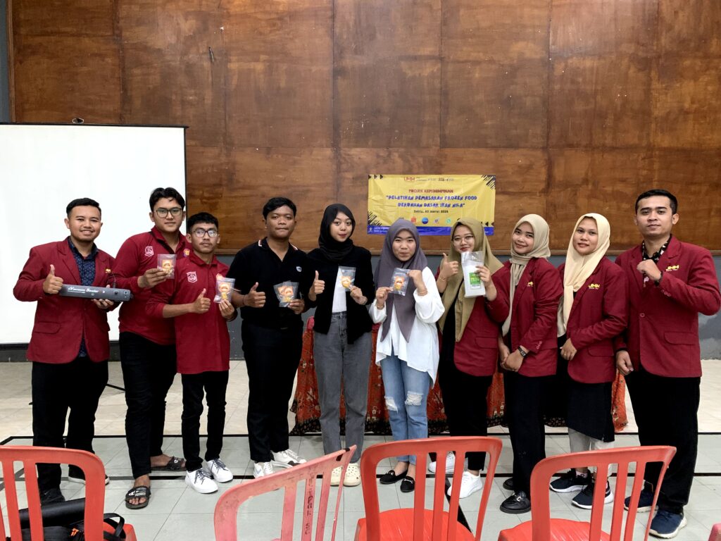 PPG FKIP UMM: Optimalisasi Pengolahan dan Pemasaran Hasil Budidaya Ikan Nila Berbasis Digital Marketing 1