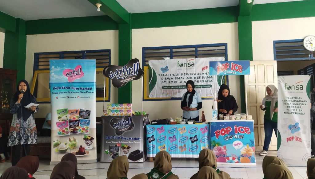 PT Forisa Nusa Persada Latih Bisnis Siswa SMPM-One Sumberpucung 1